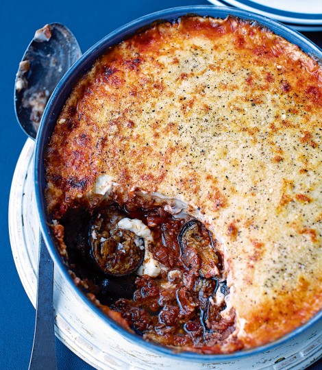 482100-1-eng-gb_classic-moussaka-470x540