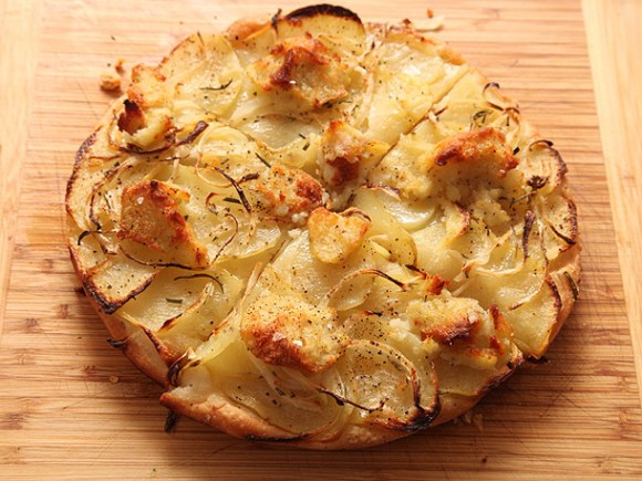 20120206-vegan-pizza-potatoes-zucchini-06